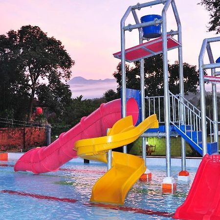 Puncak Village Hotel&Kampung Main Anak Gadok Bagian luar foto